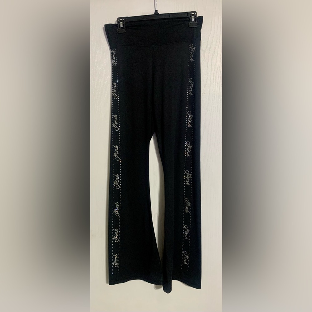 VS PINK Relay Logo Shine Flare Leggings - Picture 3 of 7